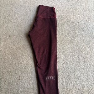 Fleo High-Waist Leggings in Wine Red